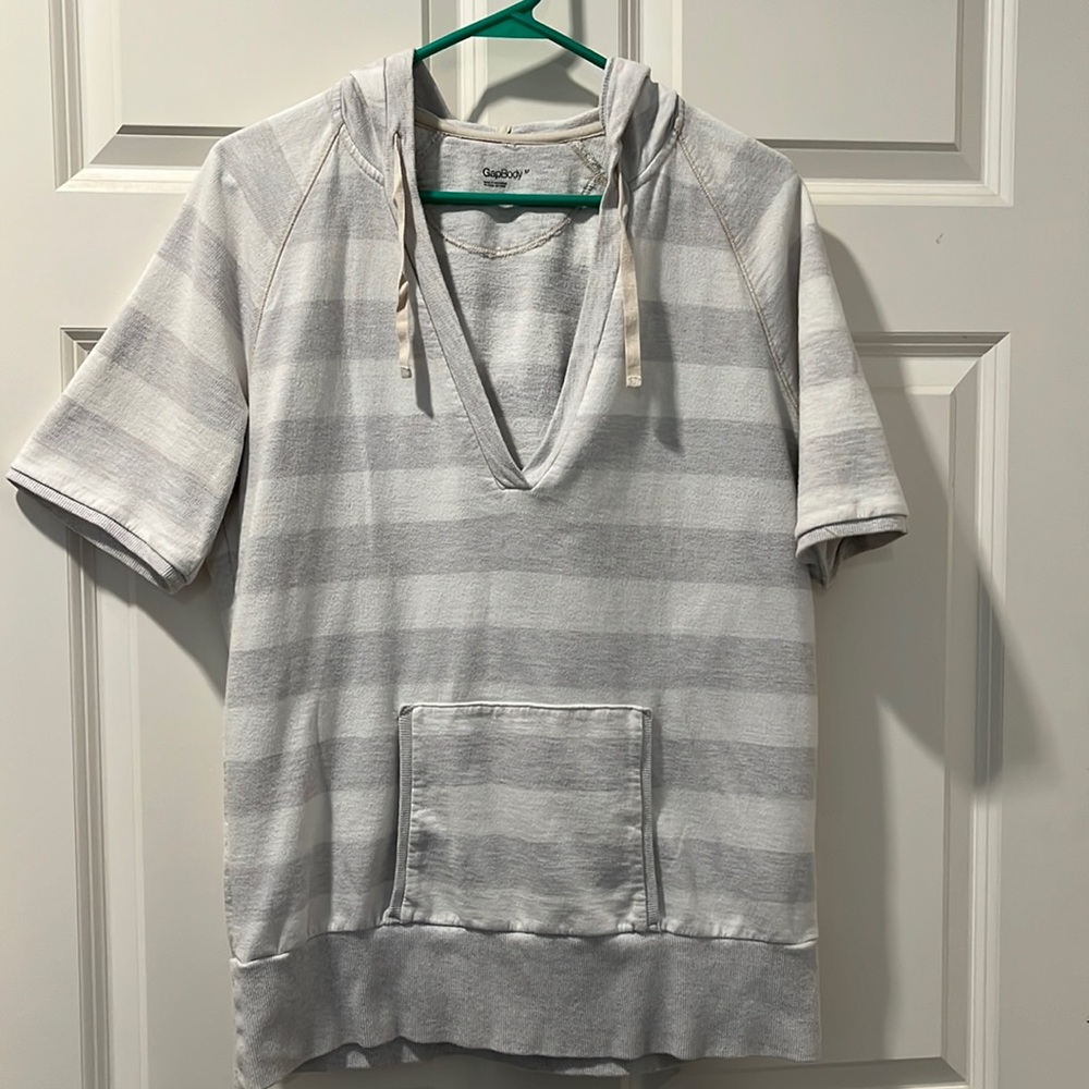 GapBody short sleeved gray striped pull over hoodie - Size M